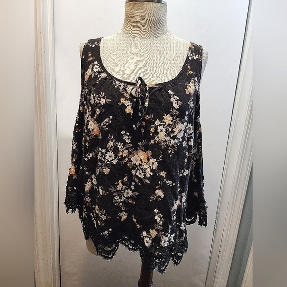 Jeans By Buffalo‎ Cold Shoulder Black Floral Lace Top Large - Picture 3 of 12